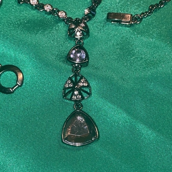 Givenchy Set in great condition earrings and necklace with pendant - Picture 11 of 11